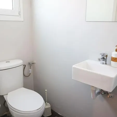 Floor, Sunny 2bdrm Next To Acropolis