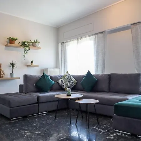 Apartment Floor, Sunny 2bdrm Next To Acropolis Athens